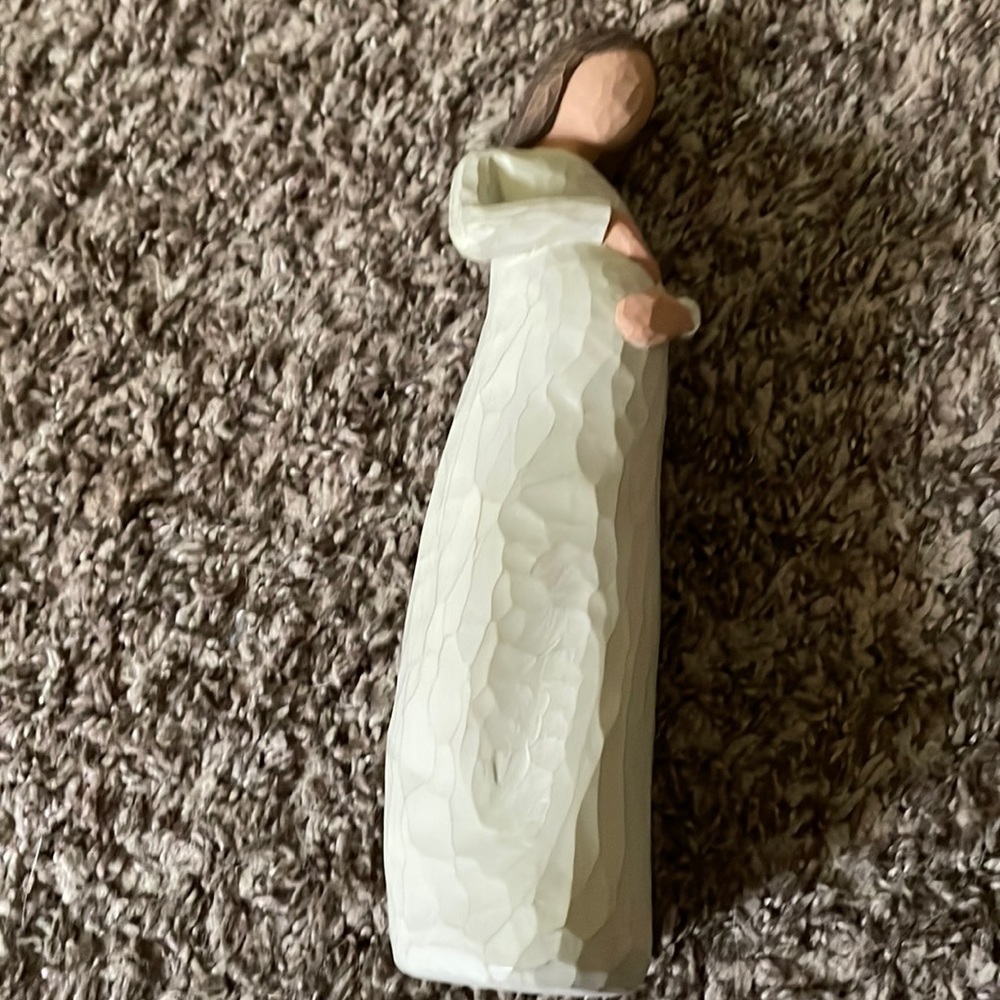 Willow tree figurines pregnant woman brunette hair no scratches no dings